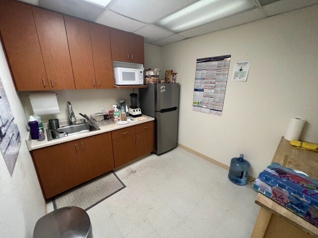 More Photos Of 20 S Linden Ave, South San Francisco Warehouse For Lease