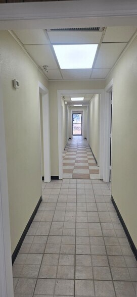 More Photos Of 5401 Sligh Ave, Tampa Auto Repair For Lease