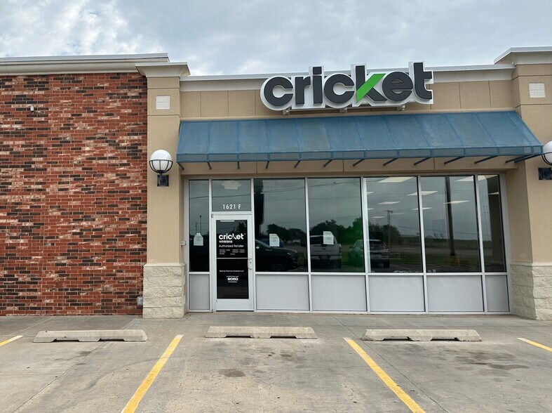 More Photos Of 1627-1629 E US Highway 66, El Reno Unknown For Lease