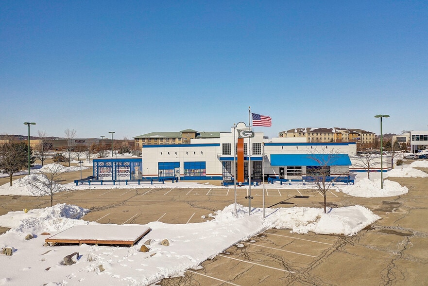 More Photos Of 2259 Deming Way, Middleton Restaurant For Sale