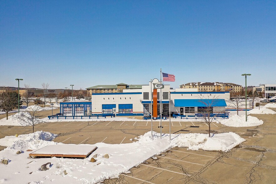 More Photos Of 2259 Deming Way, Middleton Restaurant For Sale