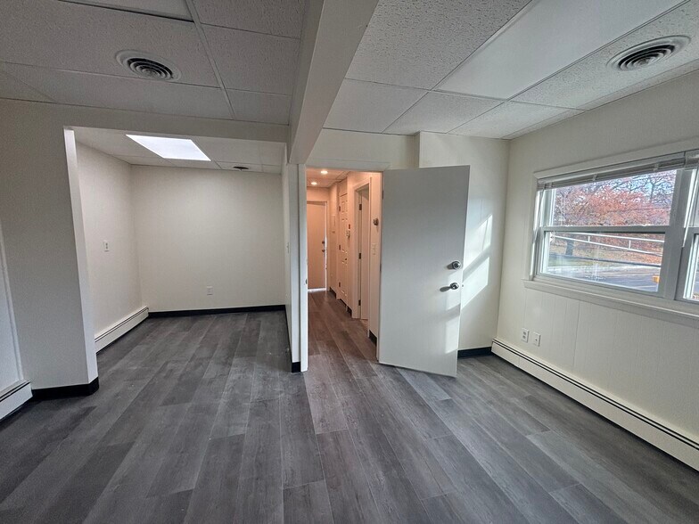 More Photos Of 452 Pleasant St, Malden Office For Lease
