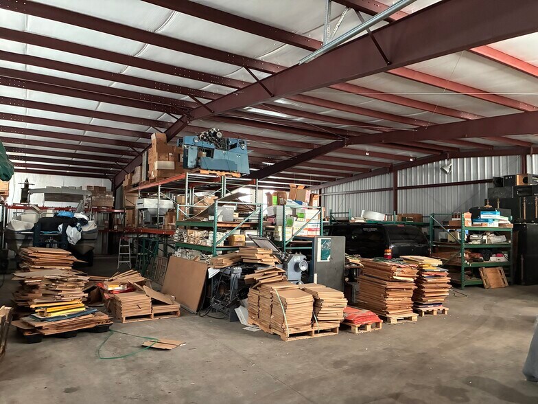 More Photos Of 1401-1409 W Shawnee, Muskogee Manufacturing For Sale