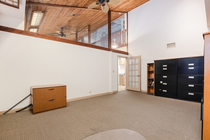 More Photos Of 5499 N Federal Hwy, Boca Raton Office For Sale