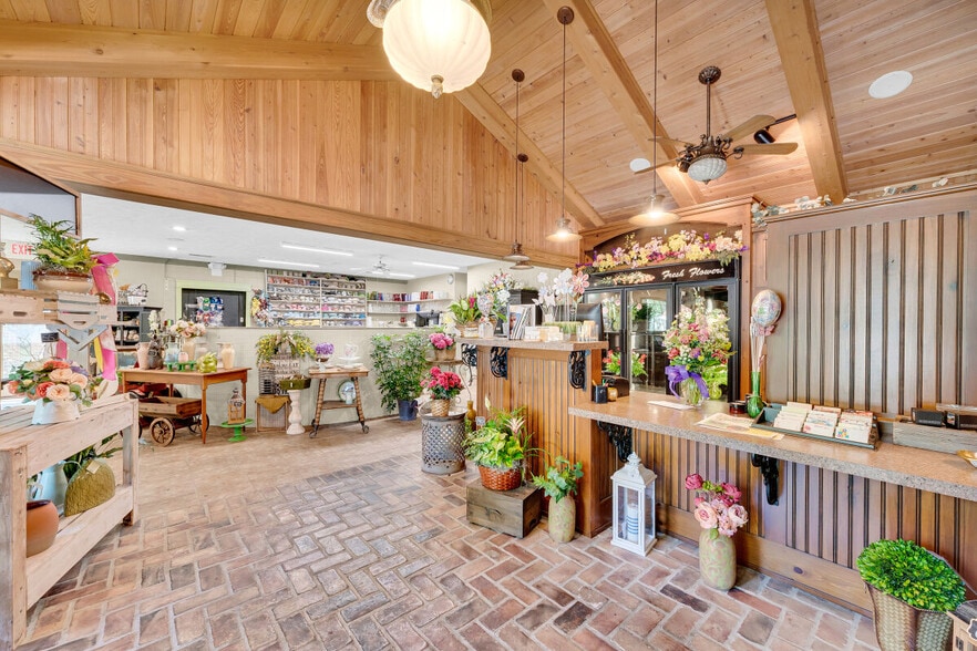 More Photos Of 498 Level Grove Rd, Cornelia Office Residential For Sale