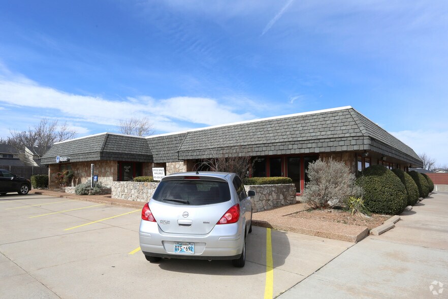 More Photos Of 2919-2927 NW 122nd St, Oklahoma City Office For Lease