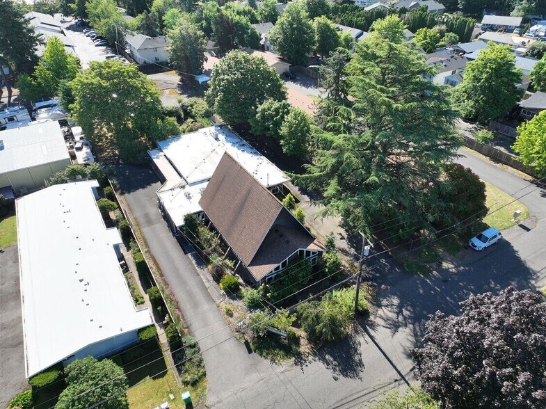 More Photos Of 2600 SE 170th Ave, Portland Office For Sale
