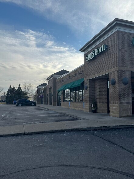 More Photos Of 31887-31917 Utica Rd, Fraser Freestanding For Lease