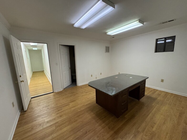 More Photos Of 1415 Cleveland Ave SW, Roanoke Warehouse For Lease