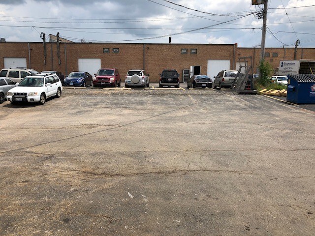 More Photos Of 91 N Lively Blvd, Elk Grove Village Manufacturing For Sale