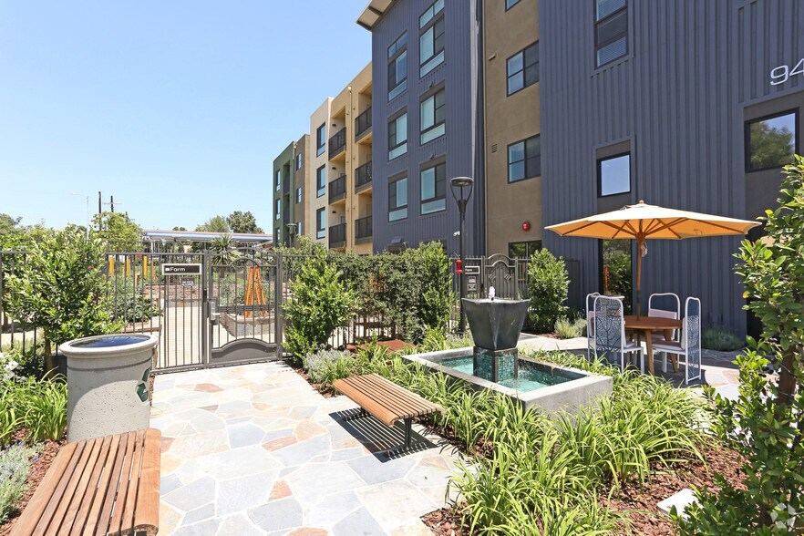 More Photos Of 9400 Corbin Ave, Northridge Apartments For Lease