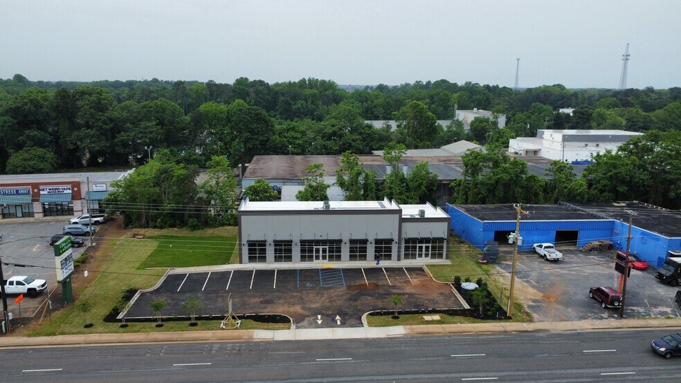 More Photos Of 3119 N Pleasantburg, Greenville General Retail For Lease