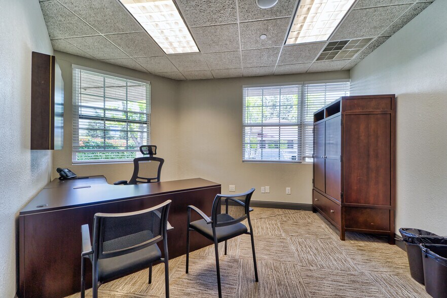 More Photos Of 471 Century Park Dr, Yuba City Office For Sale