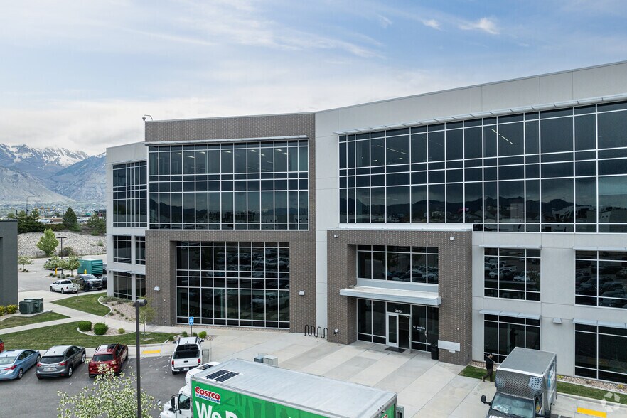 More Photos Of 2570 W 600 N, Lindon Office For Lease