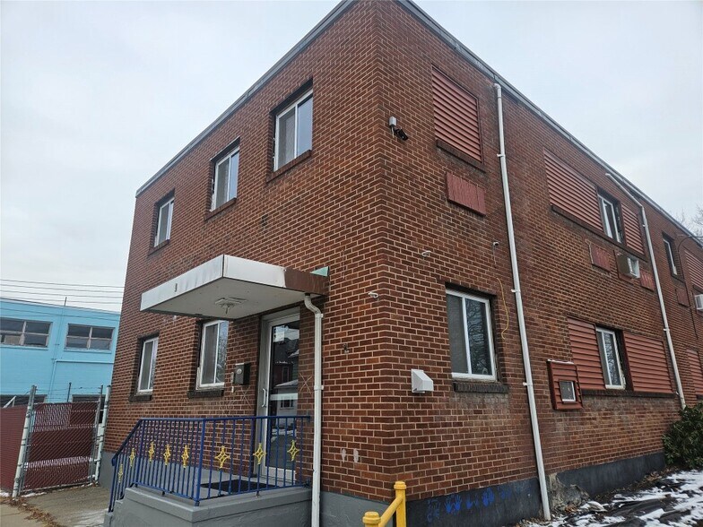 More Photos Of 1 Endicott Ave, Johnson City Office For Sale
