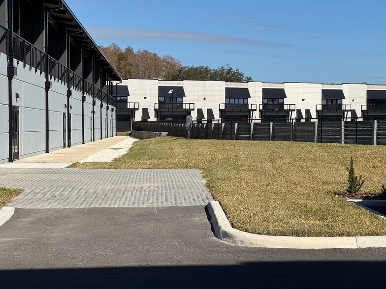More Photos Of 6500 Motor Enclave Way, Tampa Racetrack For Lease