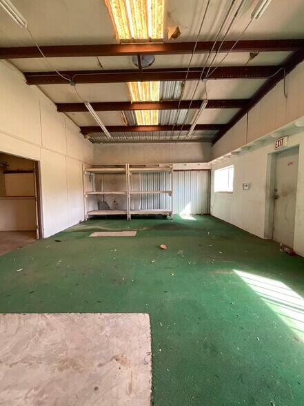 More Photos Of 609 Oak St, La Marque Warehouse For Sale