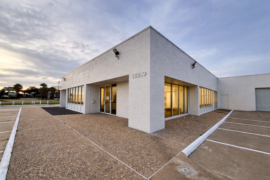 More Photos Of 16210 Clay Rd, Houston General Retail For Sale