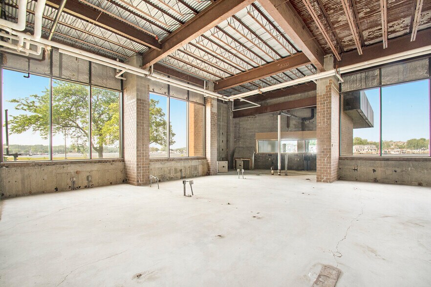 More Photos Of 400 Riverview Dr, Benton Harbor Office Residential For Sale