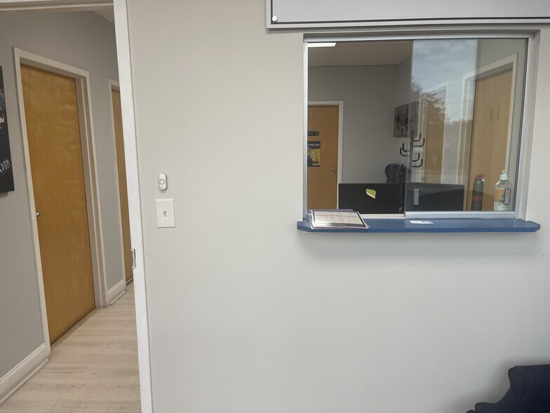 More Photos Of 4500 Green Point Dr, Greensboro Warehouse For Lease