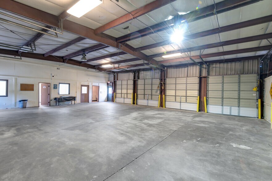 More Photos Of 866 Davis Dr Se, Conyers Truck Terminal For Lease