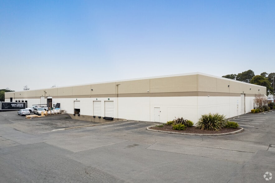 More Photos Of 2340-2380 W Winton Ave, Hayward Manufacturing For Lease