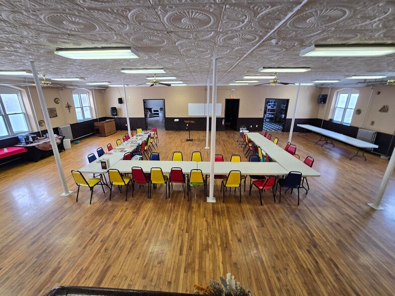 More Photos Of 386 Main St, New York Mills Specialty For Sale