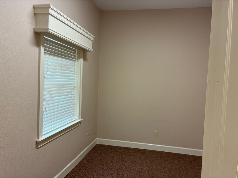 More Photos Of 1880 W City Dr, Elizabeth City Medical For Sale