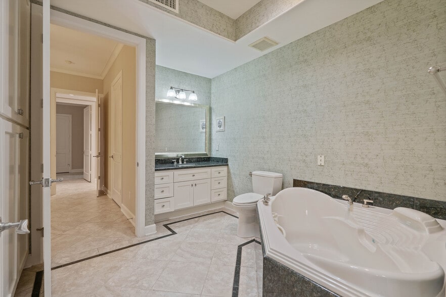 More Photos Of 16621 Hereford Dr, Tomball Flex For Sale