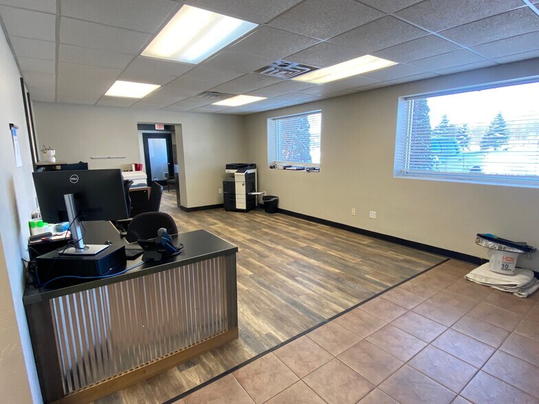 More Photos Of 2045 Bellevue St, Bellevue Warehouse For Lease