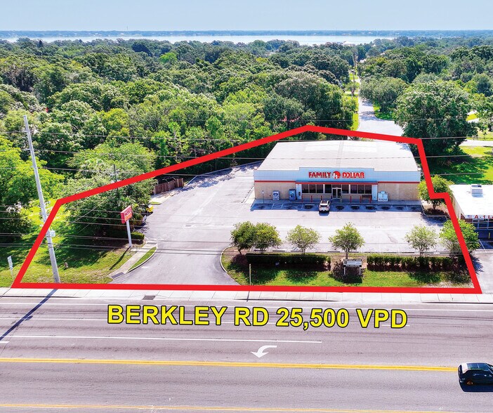 More Photos Of 1058 Berkley Rd, Auburndale Freestanding For Lease