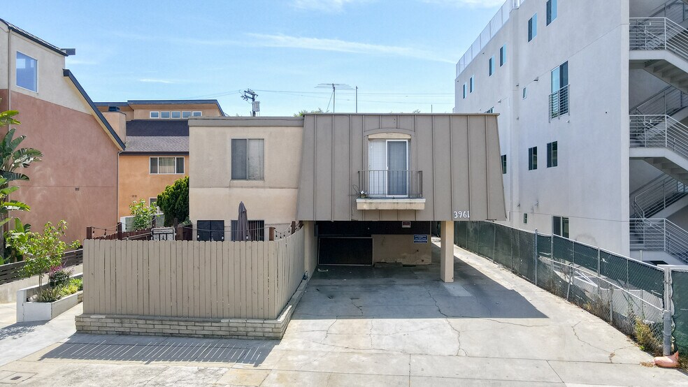 More Photos Of 3961 Moore St, Los Angeles Apartments For Sale
