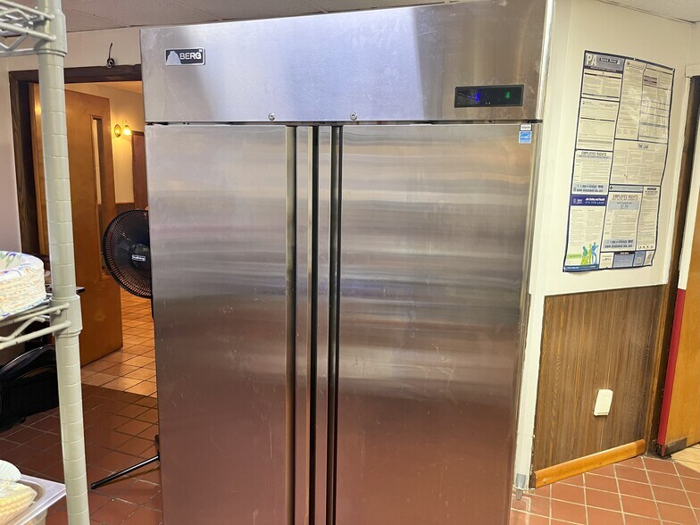 More Photos Of 1267 Elk Grove Rd, Benton Restaurant For Sale