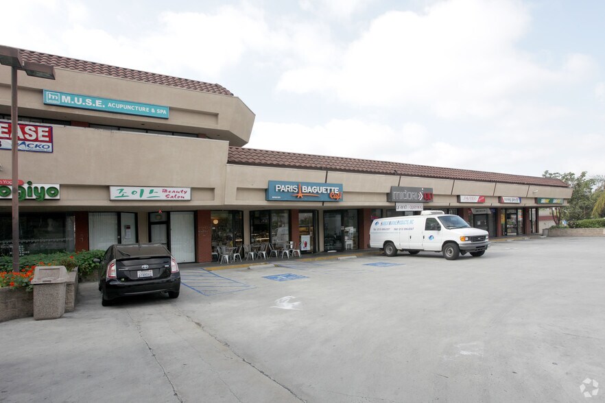 More Photos Of 818 N Pacific Ave, Glendale General Retail For Lease