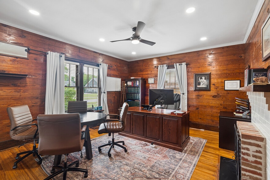 More Photos Of 207 University Ave, Lebanon Office For Sale