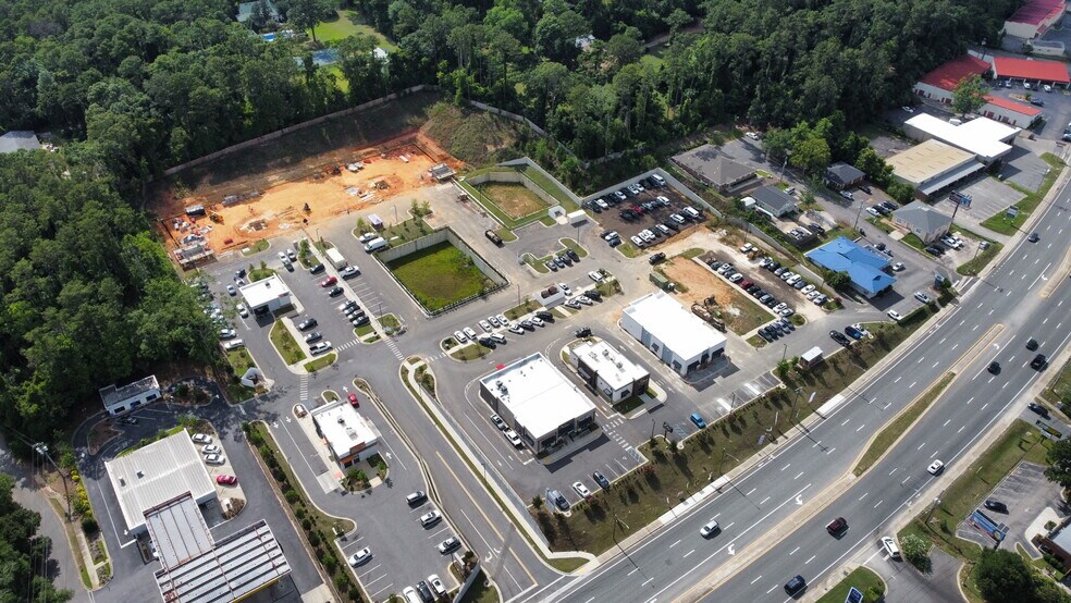 More Photos Of 2320 Capital Cir NE, Tallahassee General Retail For Lease