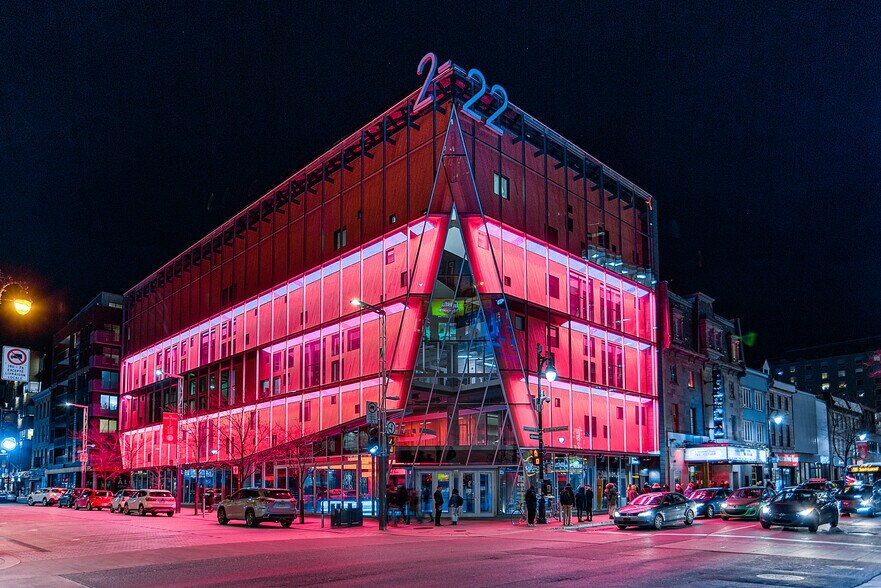 More Photos Of 22 Rue Ste-Catherine E, Montréal Office For Sale