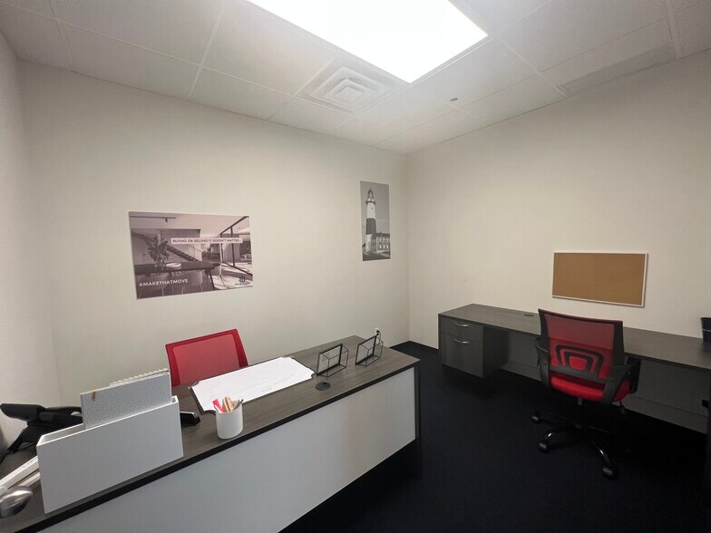 More Photos Of 255 Executive Dr, Plainview Medical For Lease