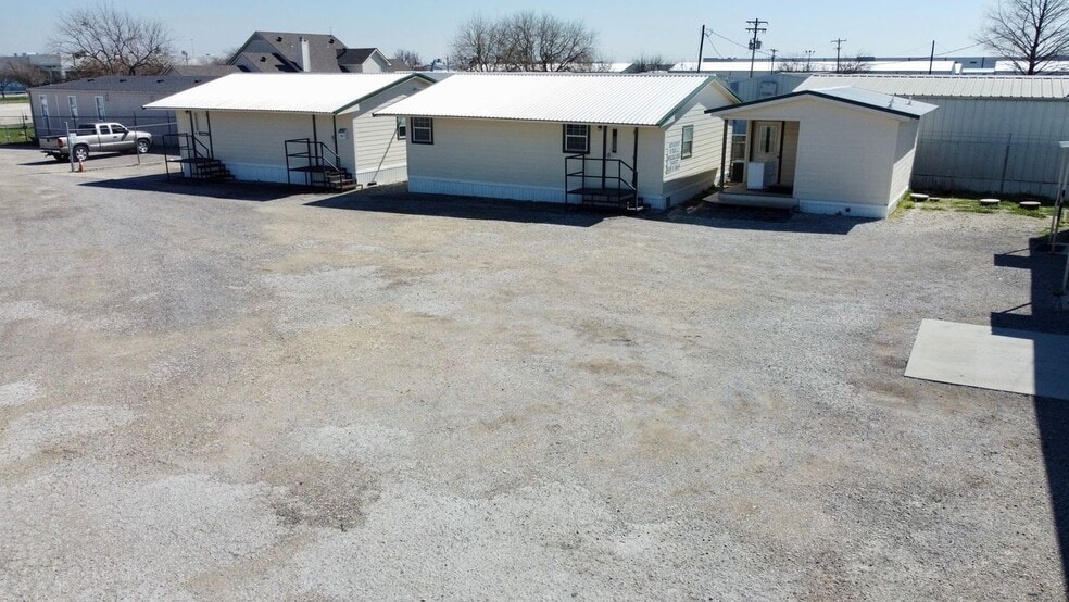 More Photos Of 13189 Harmon Rd, Fort Worth Warehouse For Sale