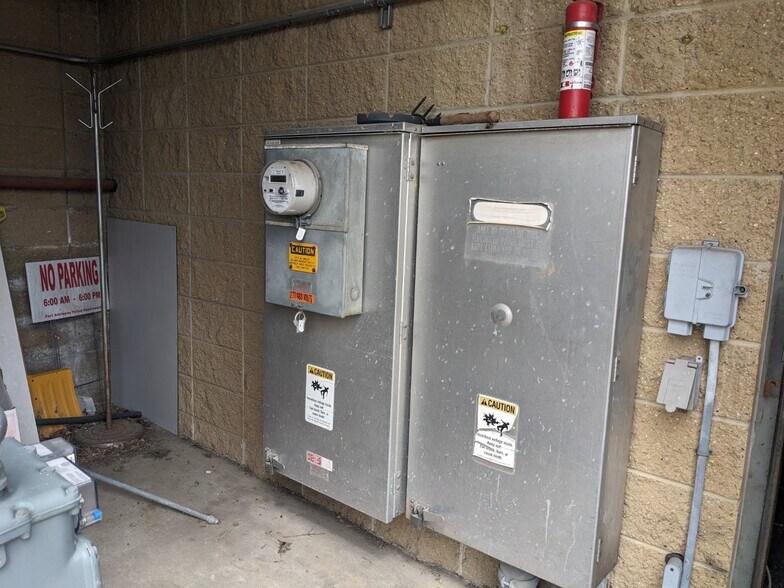 More Photos Of 1200 Janesville Ave, Fort Atkinson Carwash For Sale