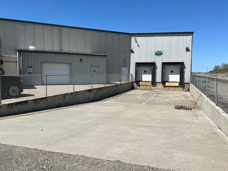 More Photos Of 9077 Cotta Rd, Lodi Industrial For Lease