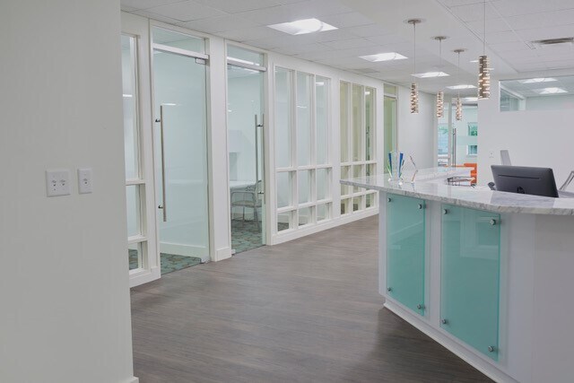 More Photos Of 9400 Reeds Rd, Overland Park Flex For Lease