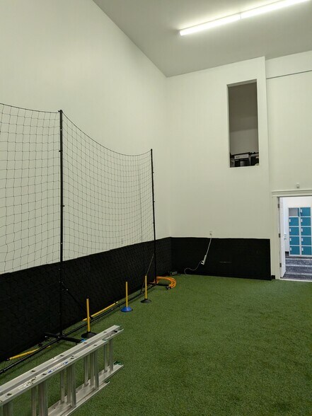 More Photos Of 13131 Mukilteo Speedway, Lynnwood Warehouse For Lease