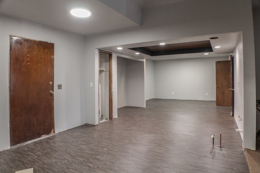 More Photos Of 6001 Nw Expressway, Oklahoma City Office For Sale