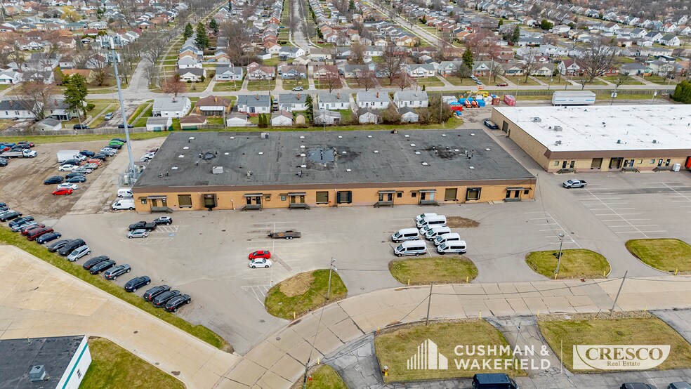 More Photos Of 4346-4376 Cranwood Pky, Warrensville Heights Warehouse For Lease