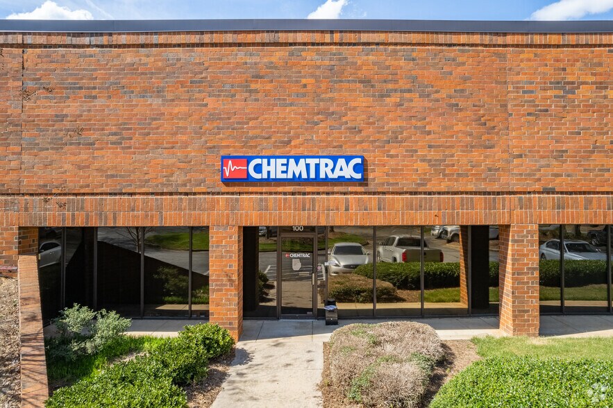 More Photos Of 1555 Oakbrook Dr, Norcross Light Distribution For Lease