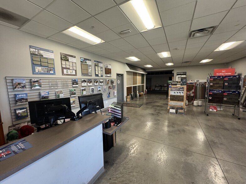 More Photos Of 815 Mann Rd SW, Cedar Rapids Warehouse For Lease