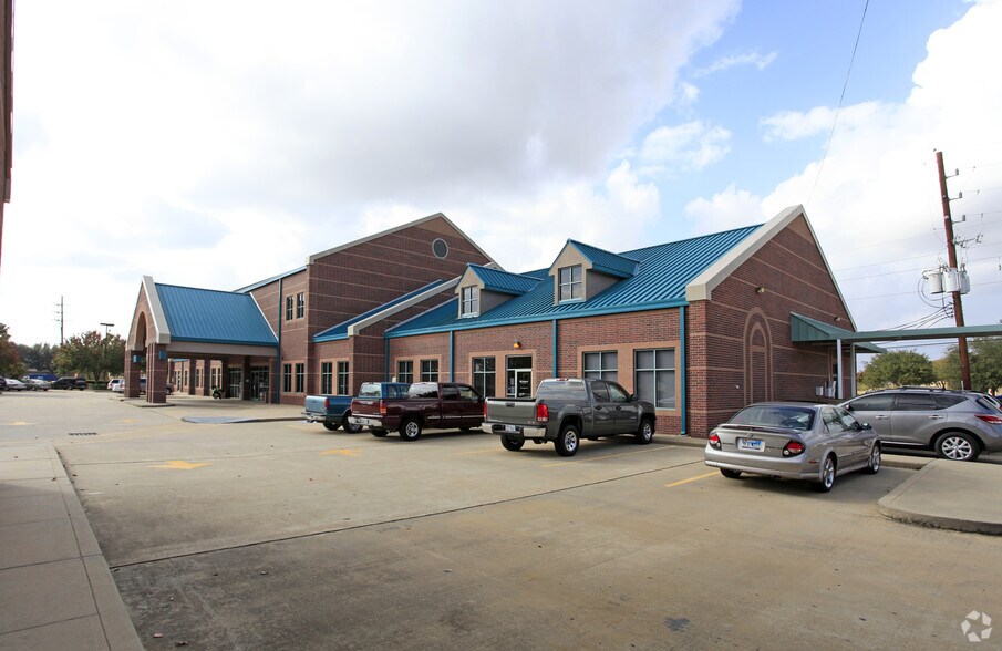 More Photos Of 4907 Sandhill Dr, Sugar Land Unknown For Lease