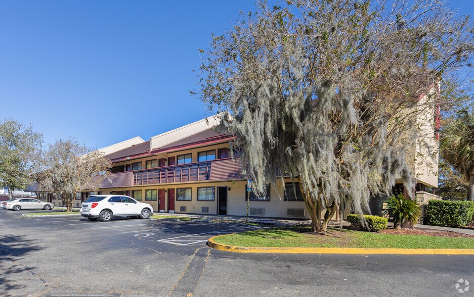 More Photos Of 6099 Youngerman Cir, Jacksonville Hotel For Sale