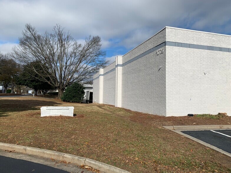 More Photos Of 1775 Wilwat Dr, Norcross Distribution For Lease